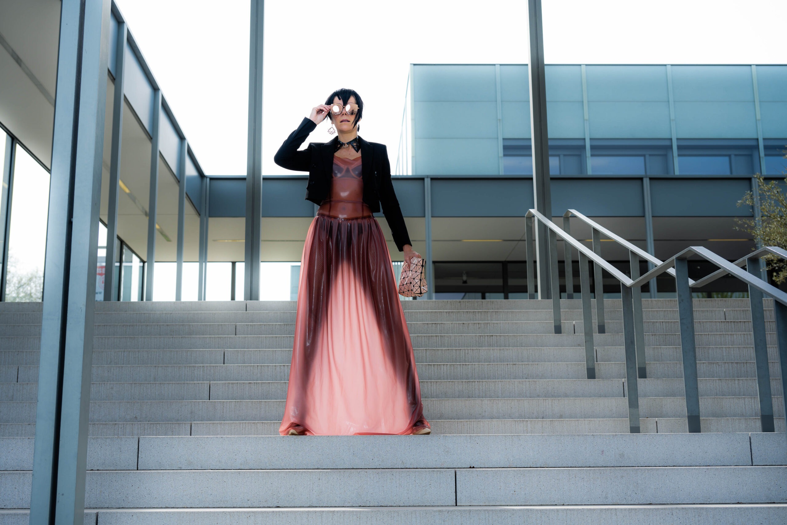Blumenshooting ohne blühende Blumen. BTS Fashion Shooting mit Sarathustra am Folkwang Museum Essen
