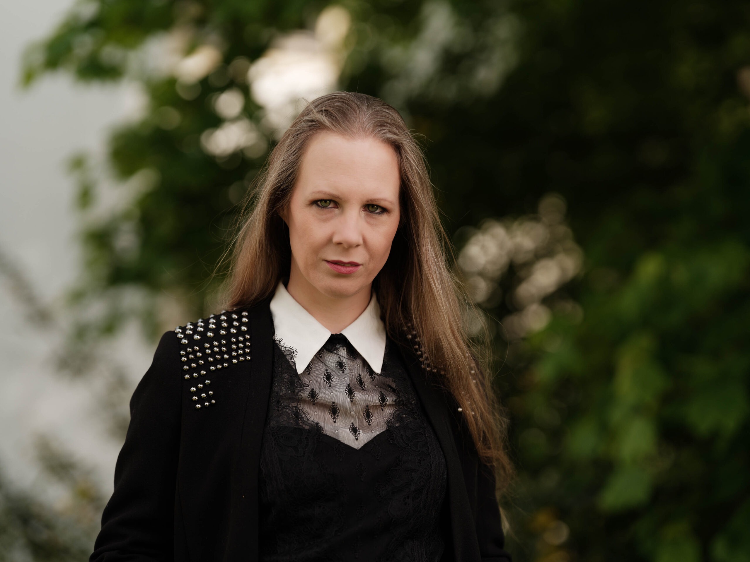 Erstes Portrait Shooting mit Fuji GFX 100Sii, GF 110 F2 mit und ohne Godox Blitz. Es ist kompliziert