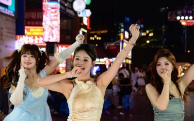 3 Linsen auf China: Eine fotografische Reise ins normale Leben. Tag 7 Shibati Jiefangbei