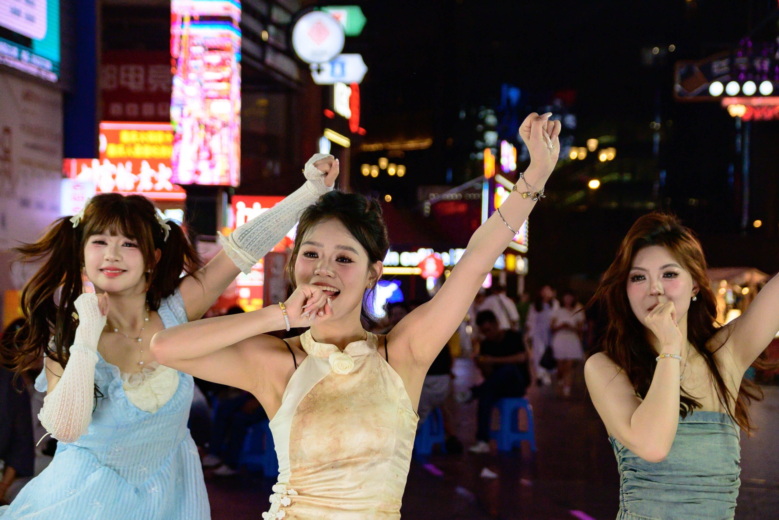 3 Linsen auf China: Eine fotografische Reise ins normale Leben. Tag 7 Shibati Jiefangbei